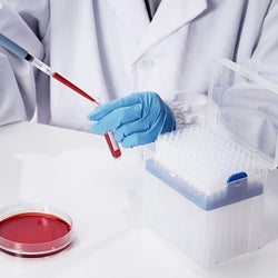 1000 µL Universal Low Retention Filter Pipette Tips, Sterile Boxed 96/Rack - Biofargo 800409 - image 1