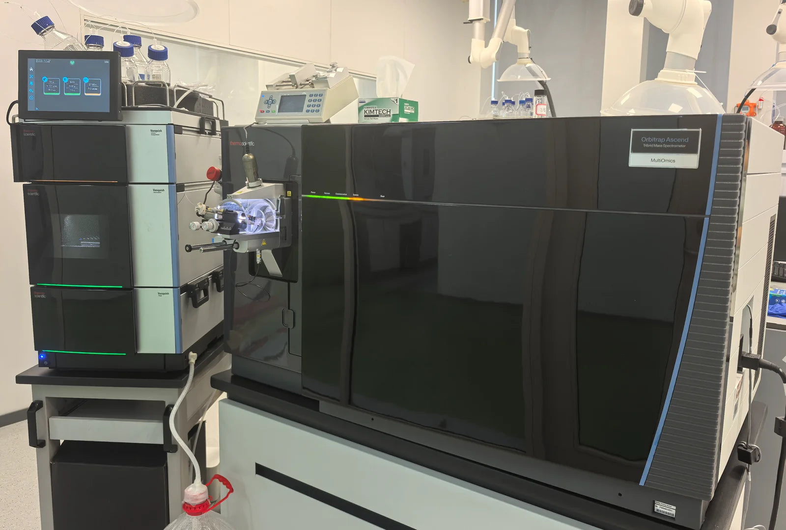 Orbitrap Ascend mass spectrometer and Vanquish chromatography instruments in a laboratory