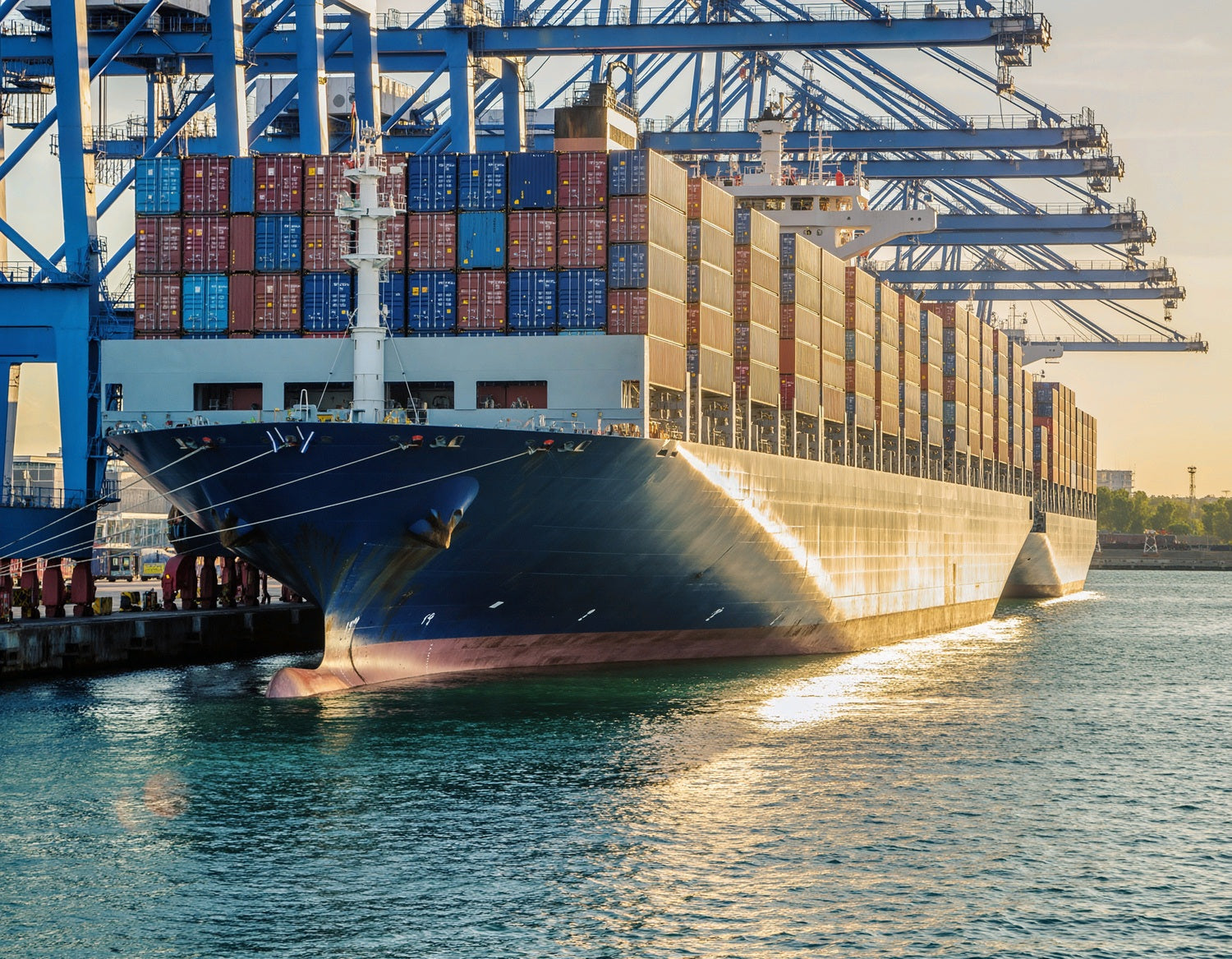 International shipping port